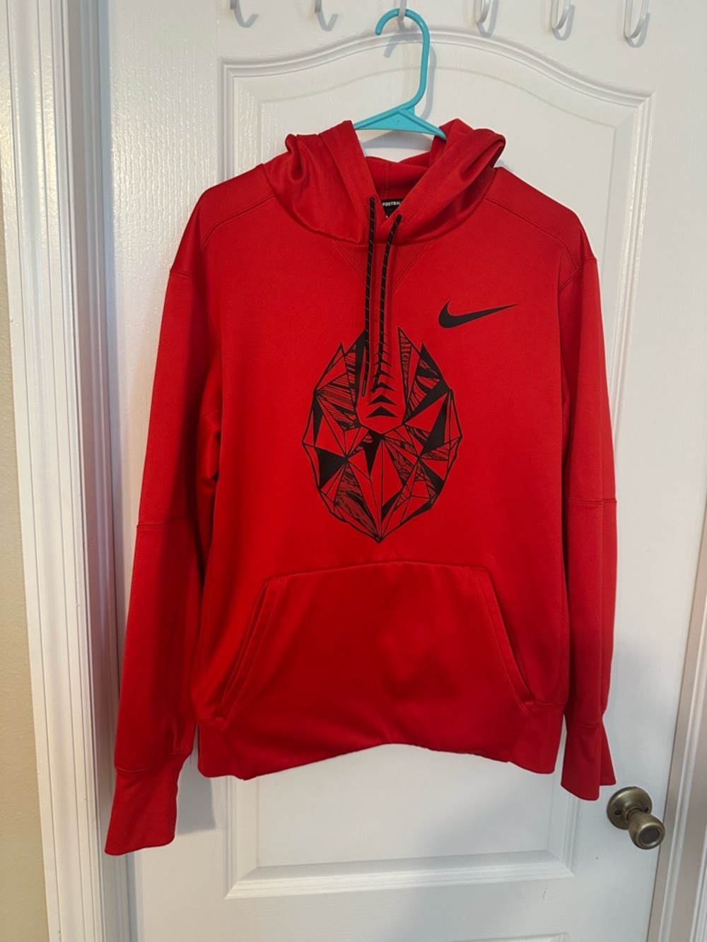 Nike Therma-FIT Men's Red Hoodie Geometric Graphic Sweatshirt